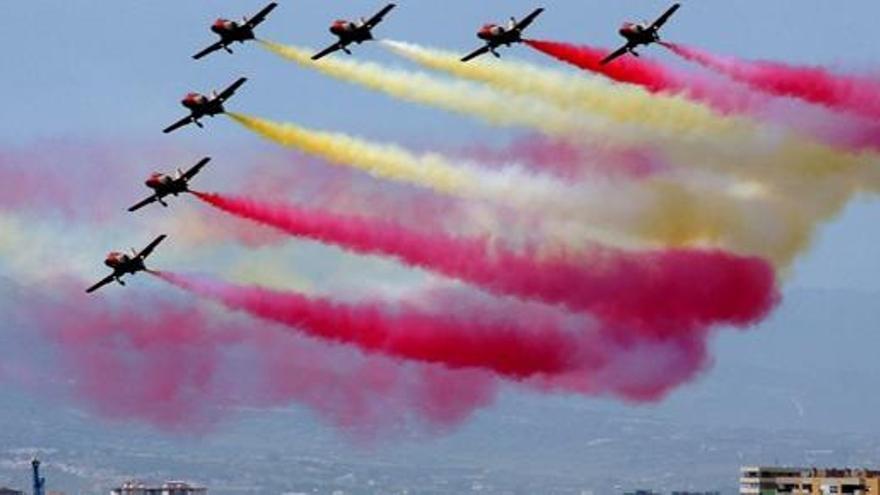 Miles de personas en el Día de las Fuerzas Armadas en Málaga