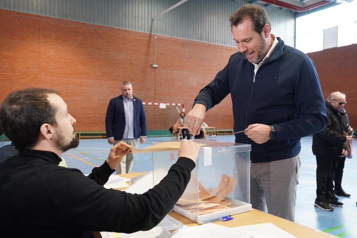 Puente (PSOE) pide "la más alta participación" para lograr "un cambio" en Castilla y León.