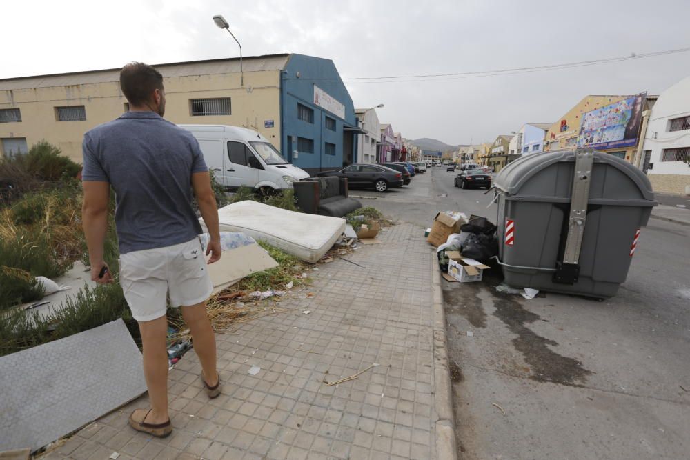 Usuarios del polígono del Boch de Crevillent recog