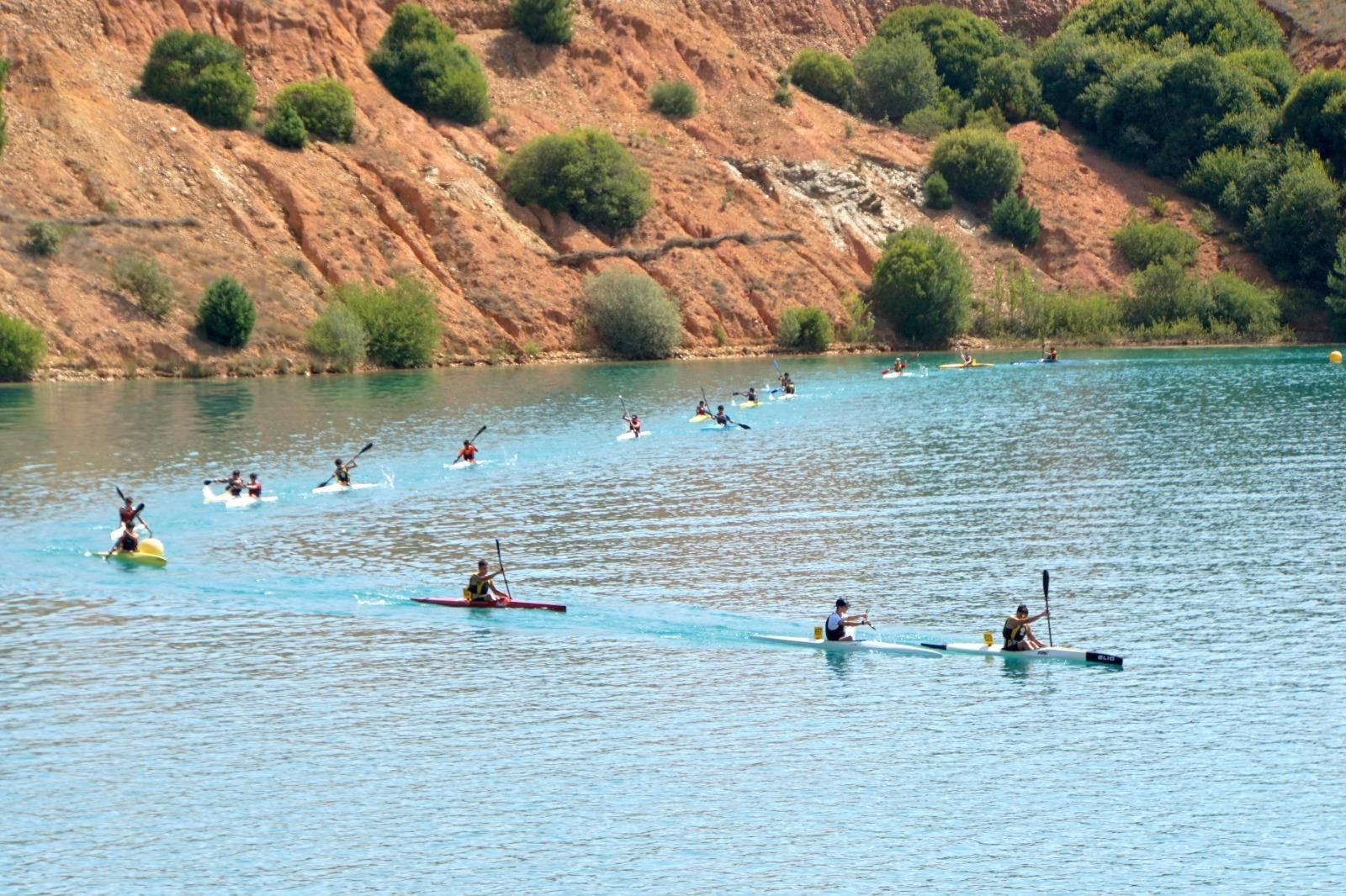GALERÍA | Campeonato de piragüismo en la nueva &quot;playa&quot; de Aliste: la cantera de San Vicente