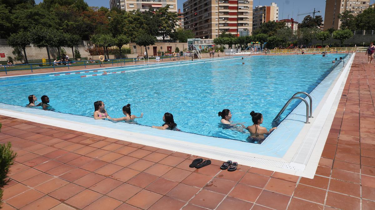 Primer día de piscina en La Granja en el 2021