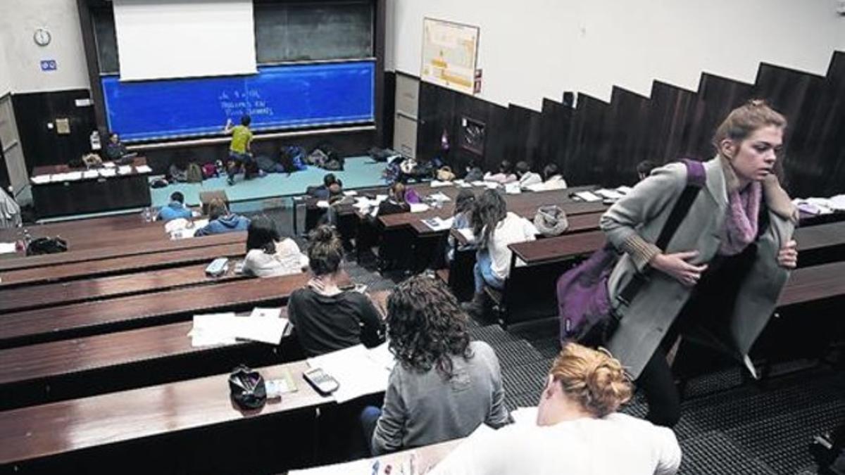 Una clase en la facultad de Química de la Universitat de Barcelona, el pasado enero.