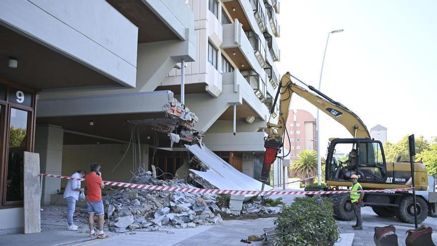 El arquitecto del edificio Petroliber achaca el derrumbe de la marquesina a la corrosión de sus anclajes