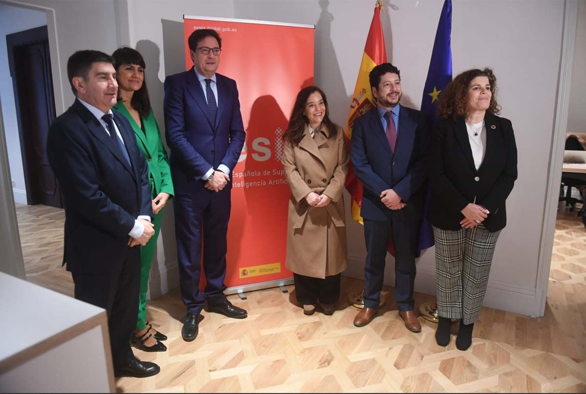 El Ministro para la Transformación Digital visita en A Coruña la sede temporal de la Aesia en Veeduría