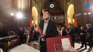 Santiago Auserón recibe el Premio de las letras aragonesas con un brillante discurso: "Las artes y el pensamiento pueden ayudar a alumbrar esos caminos que el dominio técnico hoy parece oscurecer"