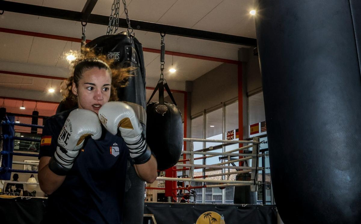 Sheila Martínez, la alicantina, campeona de Europa de boxeo de peso pluma