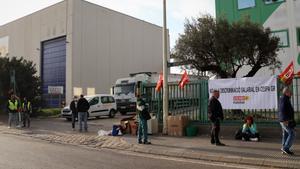 Més de la meitat de la plantilla de Cespa GR secunda la vaga de tres dies, segons CCOO