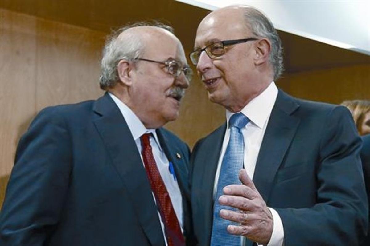 El conseller d’Economia, Andreu Mas-Colell, i el ministre d’Hisenda, Cristóbal Montoro, en la reunió del Consell de Política Fiscal i Financera.