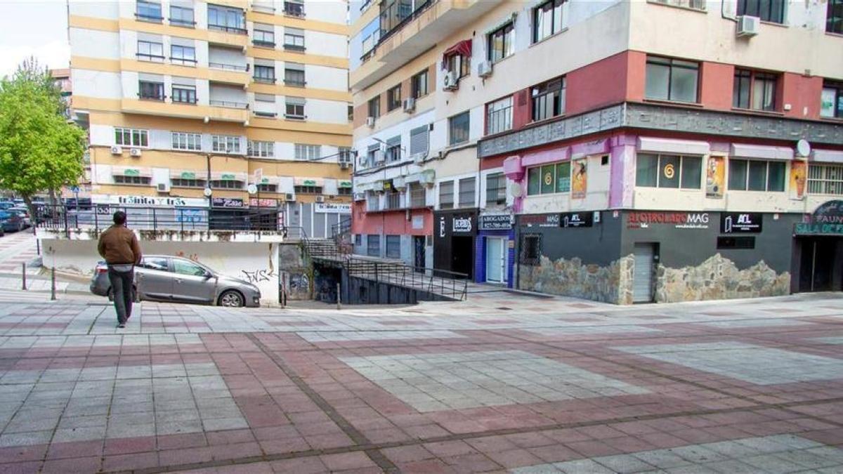 Ofertón en Cáceres: se vende un piso en el centro por 80.000 euros con dos baños y dos terrazas