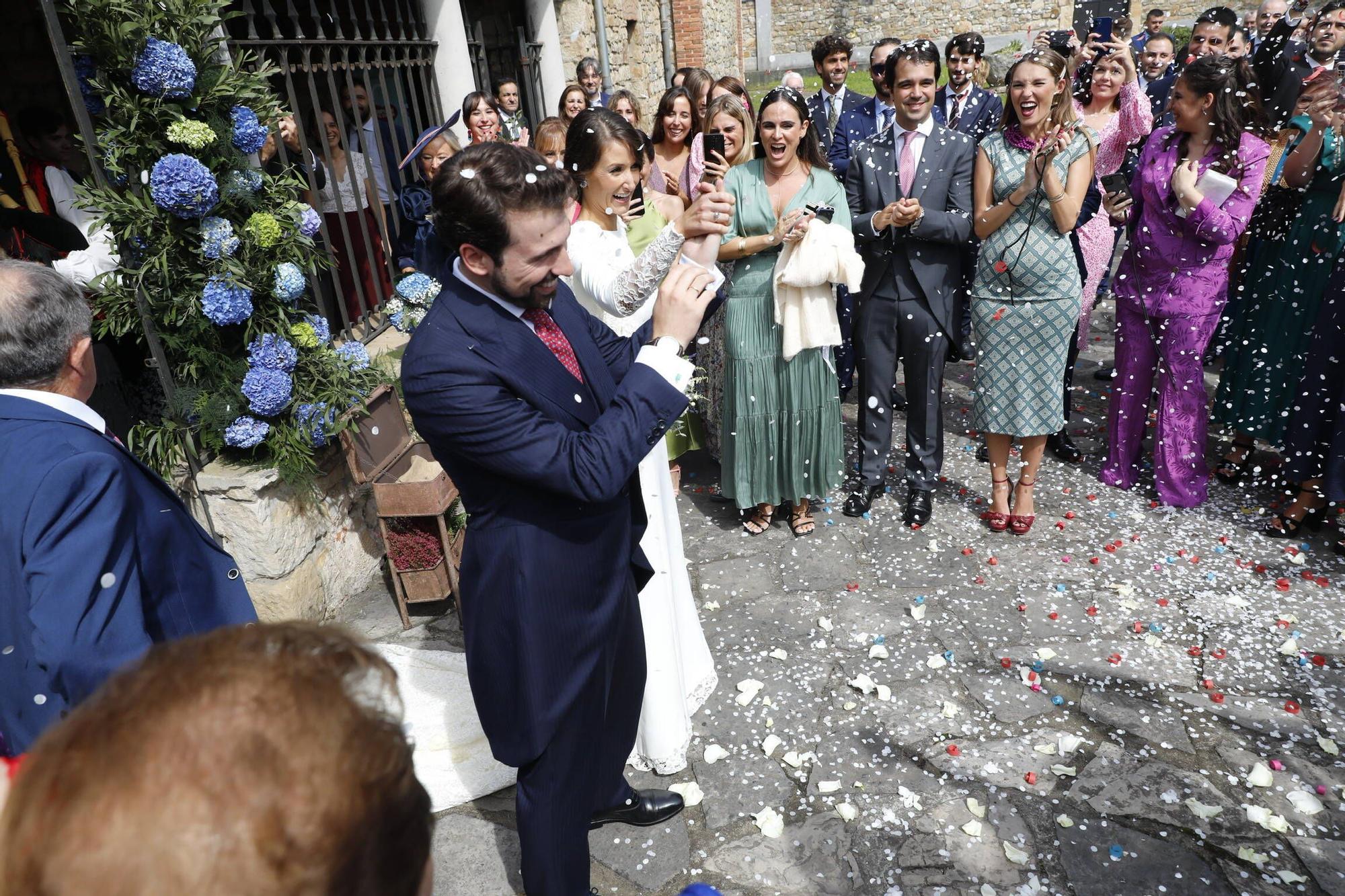 El Rey Felipe VI, testigo de excepción en la boda de su ahijado en Gijón (en imágenes)