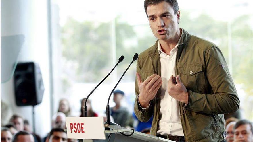 El PSOE y Sánchez, &quot;a disposición total&quot; del PSOE-A