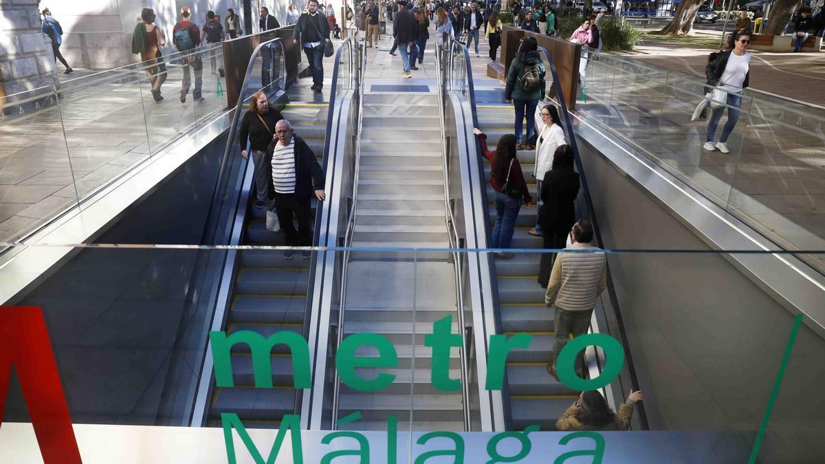 Horarios especiales en Navidad, miles de personas utilizarán el metro.