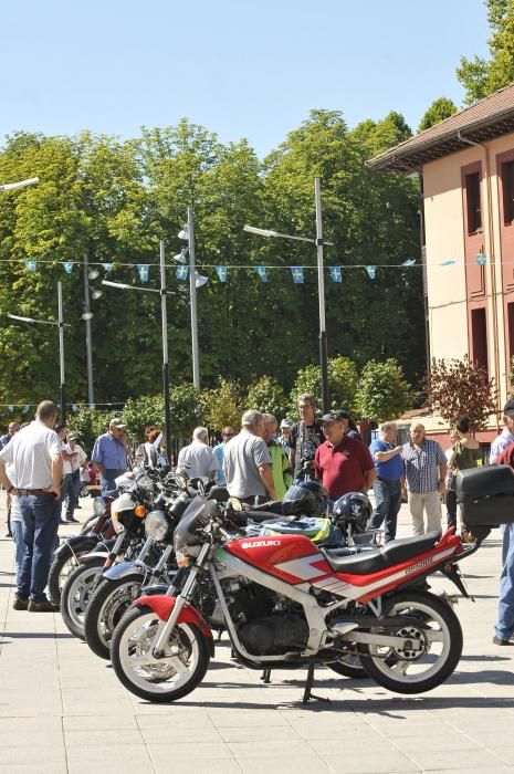 Concentración de motos clásicas en Laviana