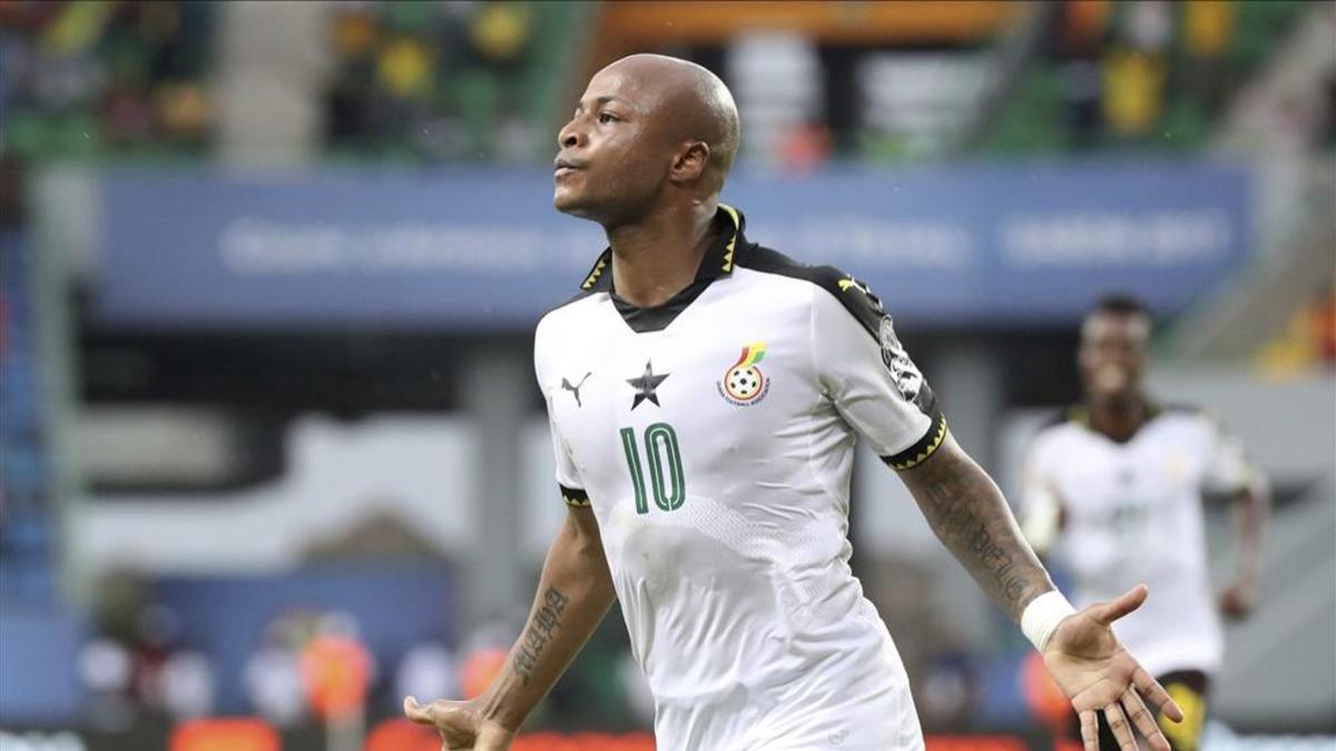 Ayew celebra el gol con el que Ghana derrotó a Uganda