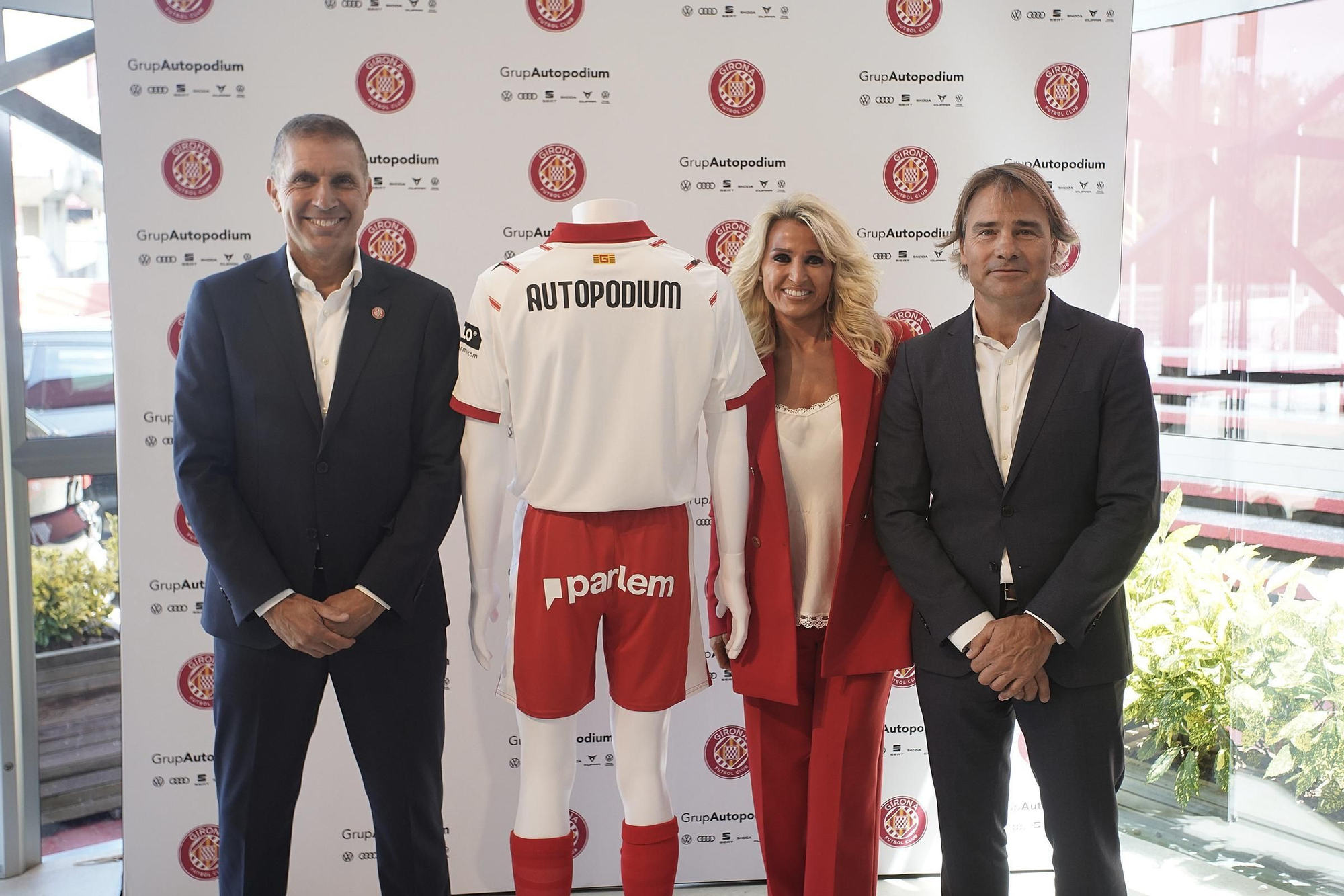 Les imatges de l’acord de patrocini entre el Girona FC i el Grup Autopodium