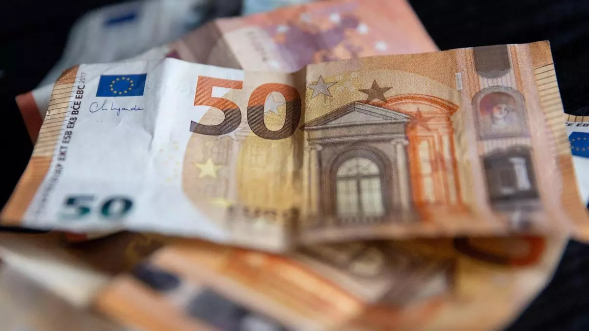Esta es la cantidad dinero que debes tener en el banco para no tener un susto