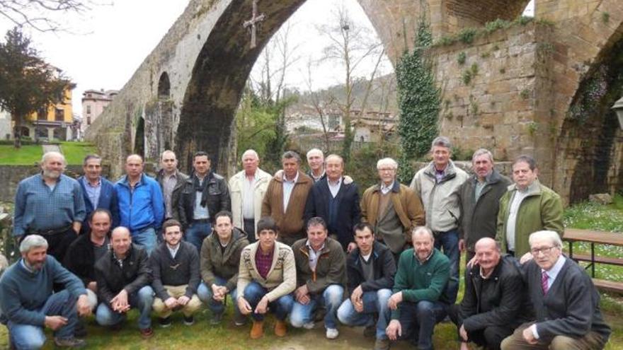 Homenaje a dos cazadores de La Parraguesa