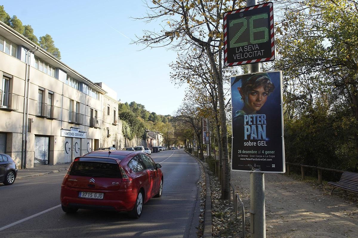 El radar del carrer Pedret que podria passar dels 30 als 40 quilòmetres per hora.