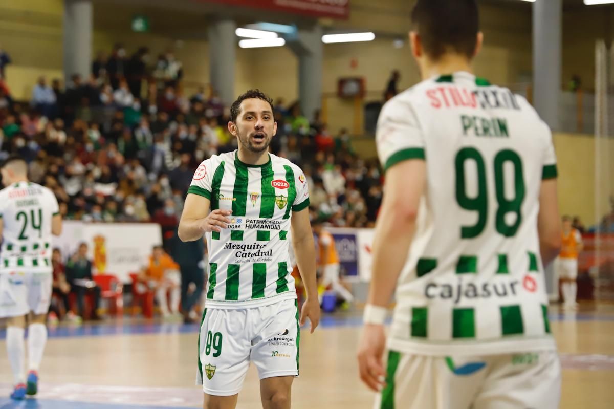 Las imágenes del derbi entre el Córdoba Futsal y el Betis en Vista Alegre