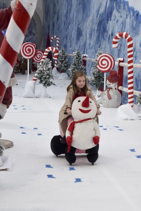 Mercadillo Navideño y pista de hielo