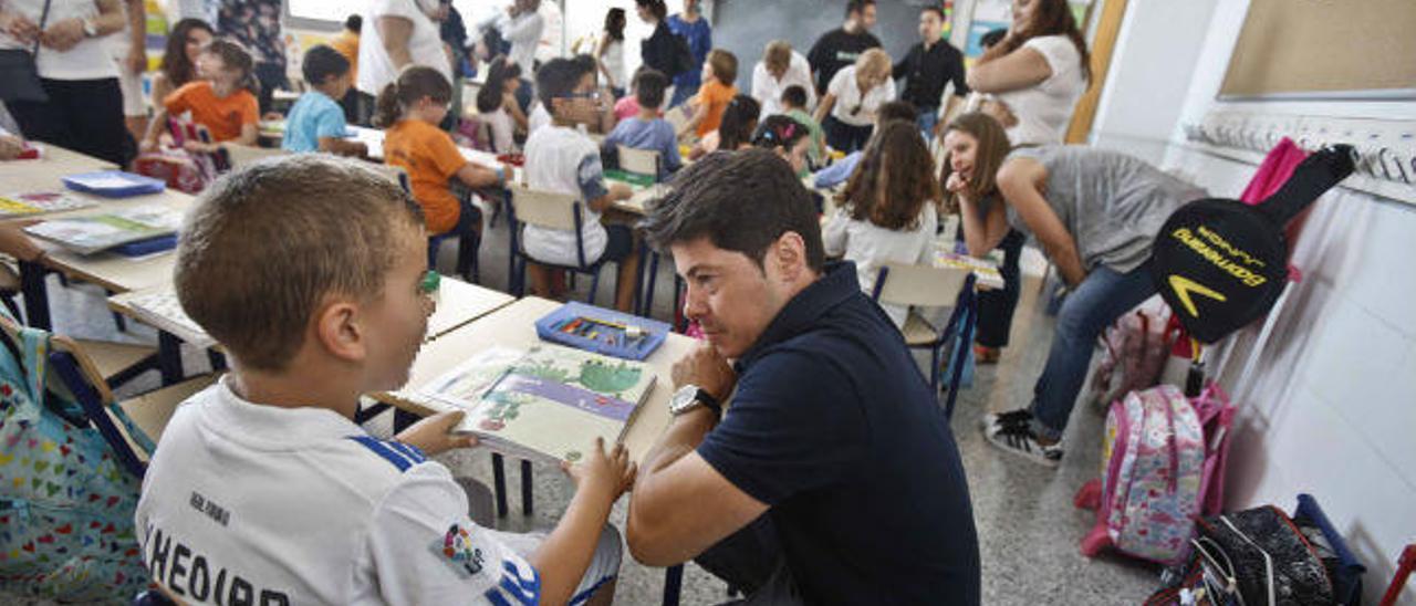 Alumnos de Primaria enseñan sus actividades a docentes de otros seis países europeos