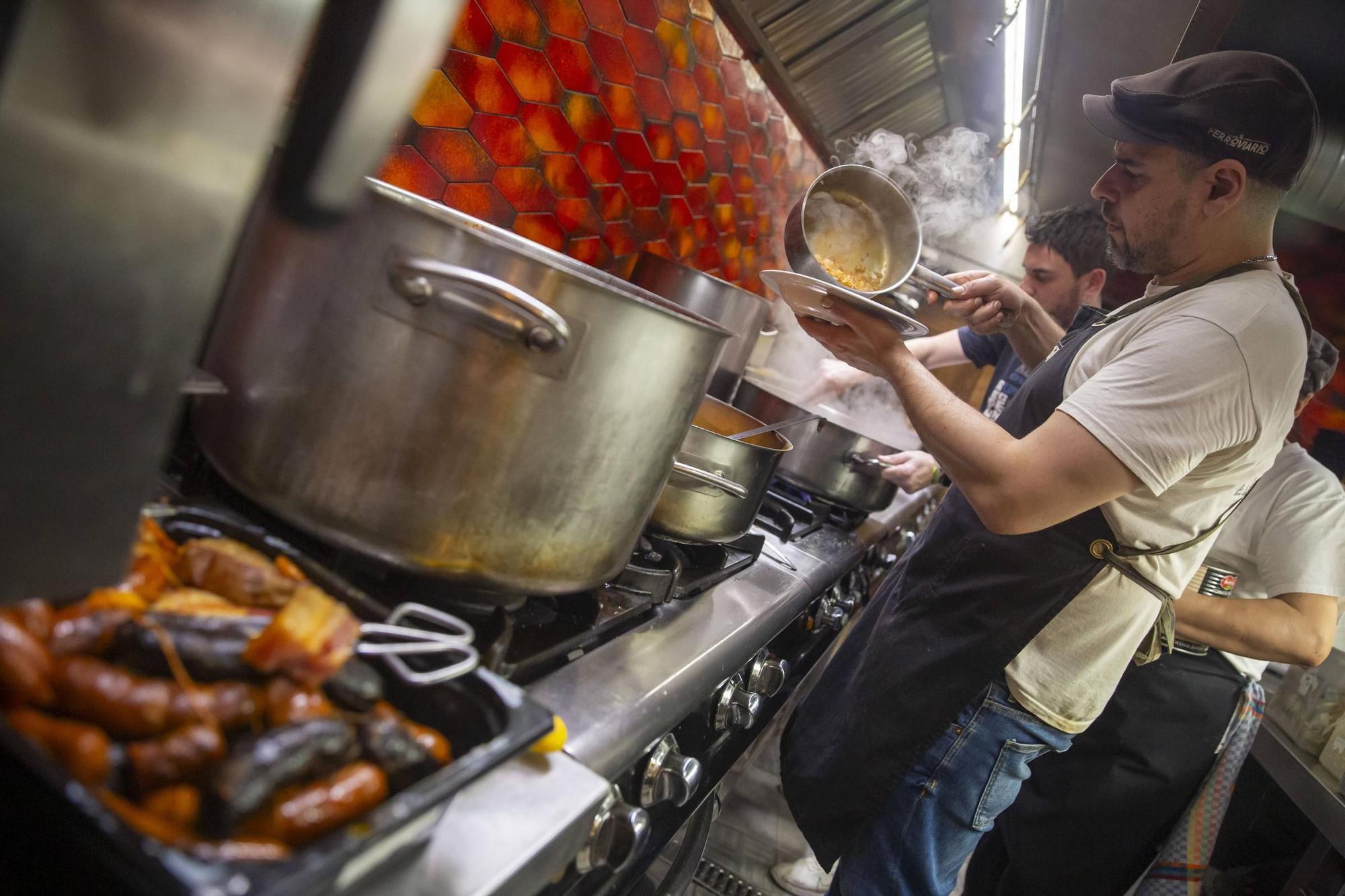 Comidas y cenas de amigos para celebrar la Navidad en Asturias