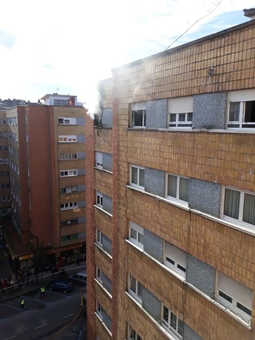 Espectacular incendio en Avilés