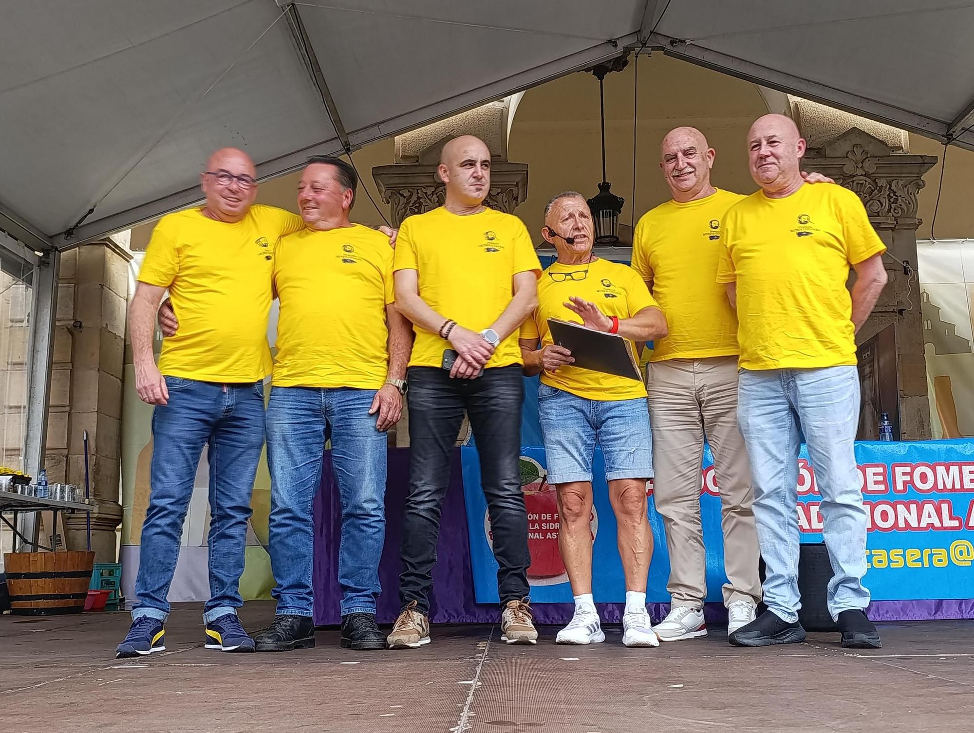 Héctor García, de Llanes,  gana la "champions" de la sidra casera en Villaviciosa