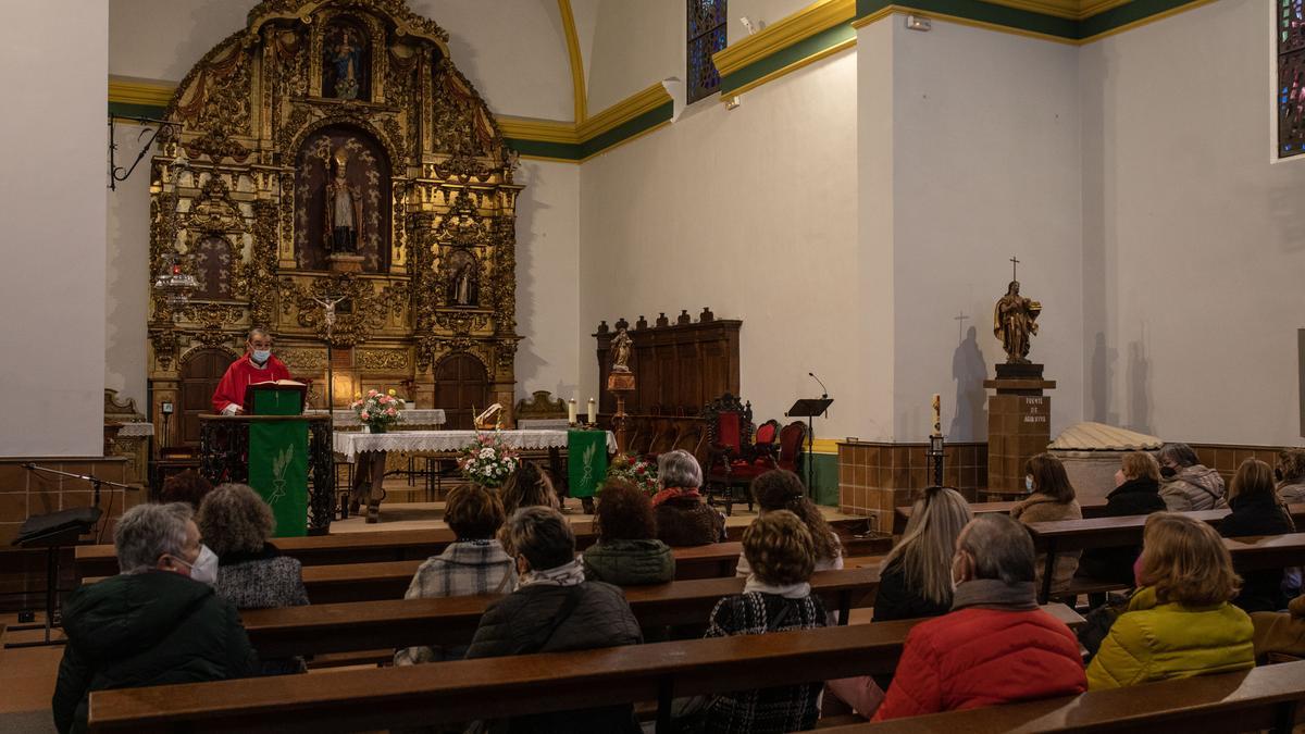 Las águedas de San Lázaro en la misa de la santa