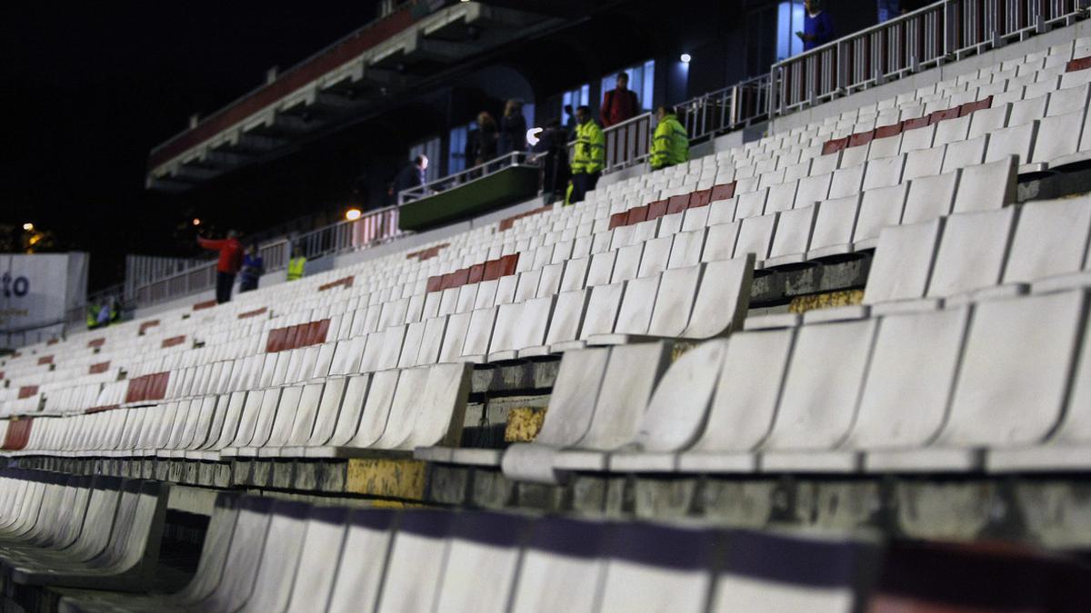 Interior del Estadio de Vallecas.