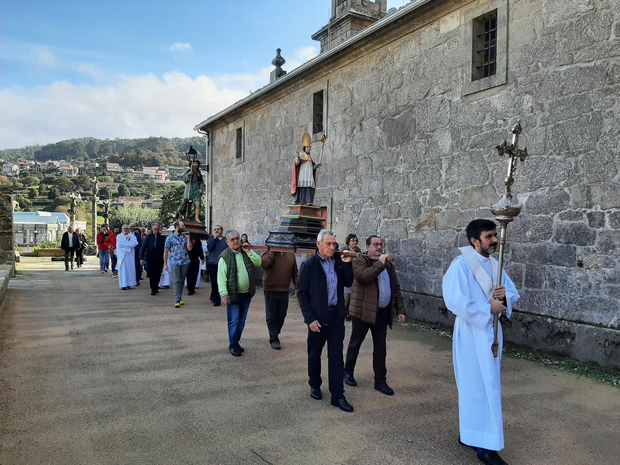 Las procesiones por el San Martiño de Moaña y Bueu aprovechan la tregua de la lluvia