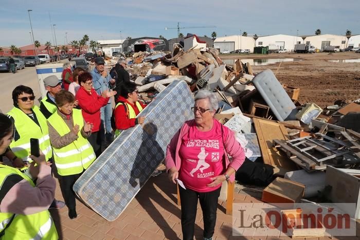 Los vecinos de Los Alcázares salen a manifestarse