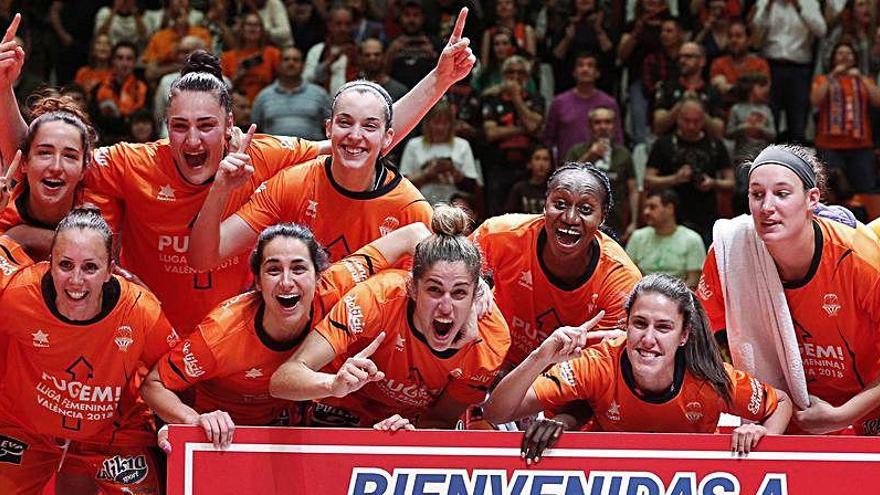 Celebración del ascenso del Valencia Basket en 2018 a la Liga Femenina