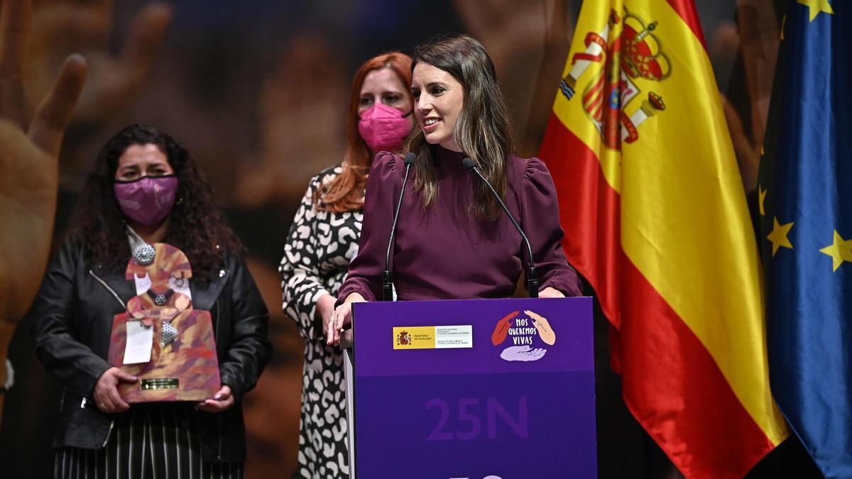 Irene Montero: “Que ninguna mujer se sienta sola, todas estamos juntas contra la violencia machista”.