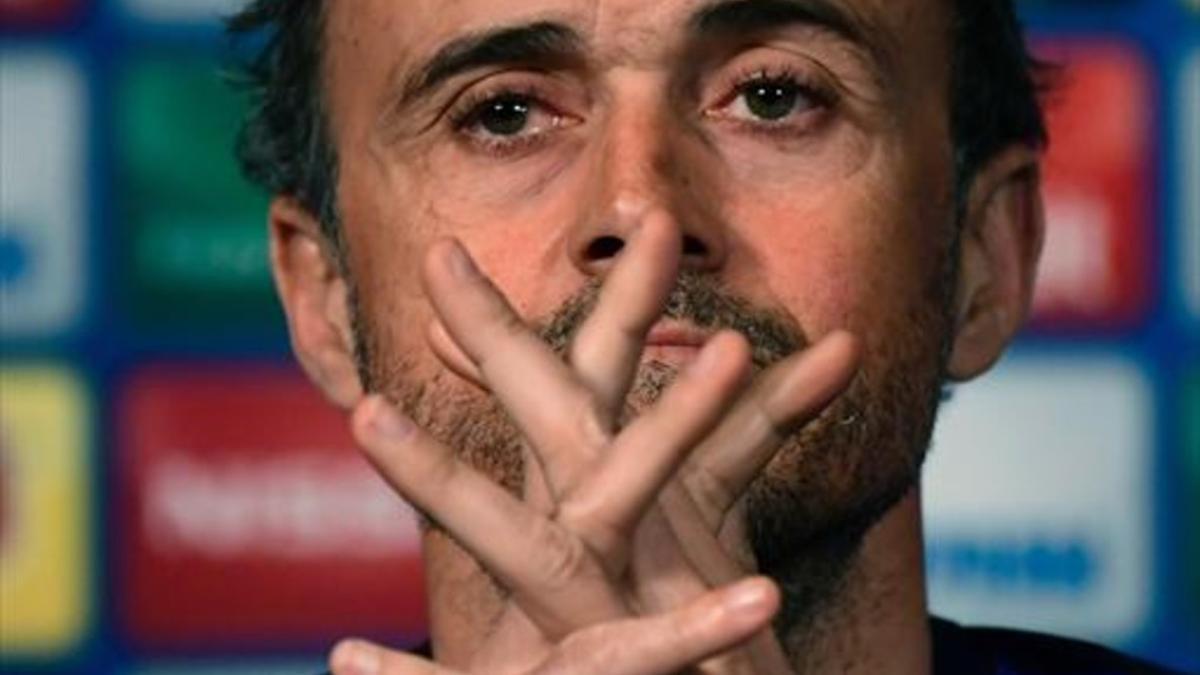 Luis Enrique, en la rueda de prensa en París.