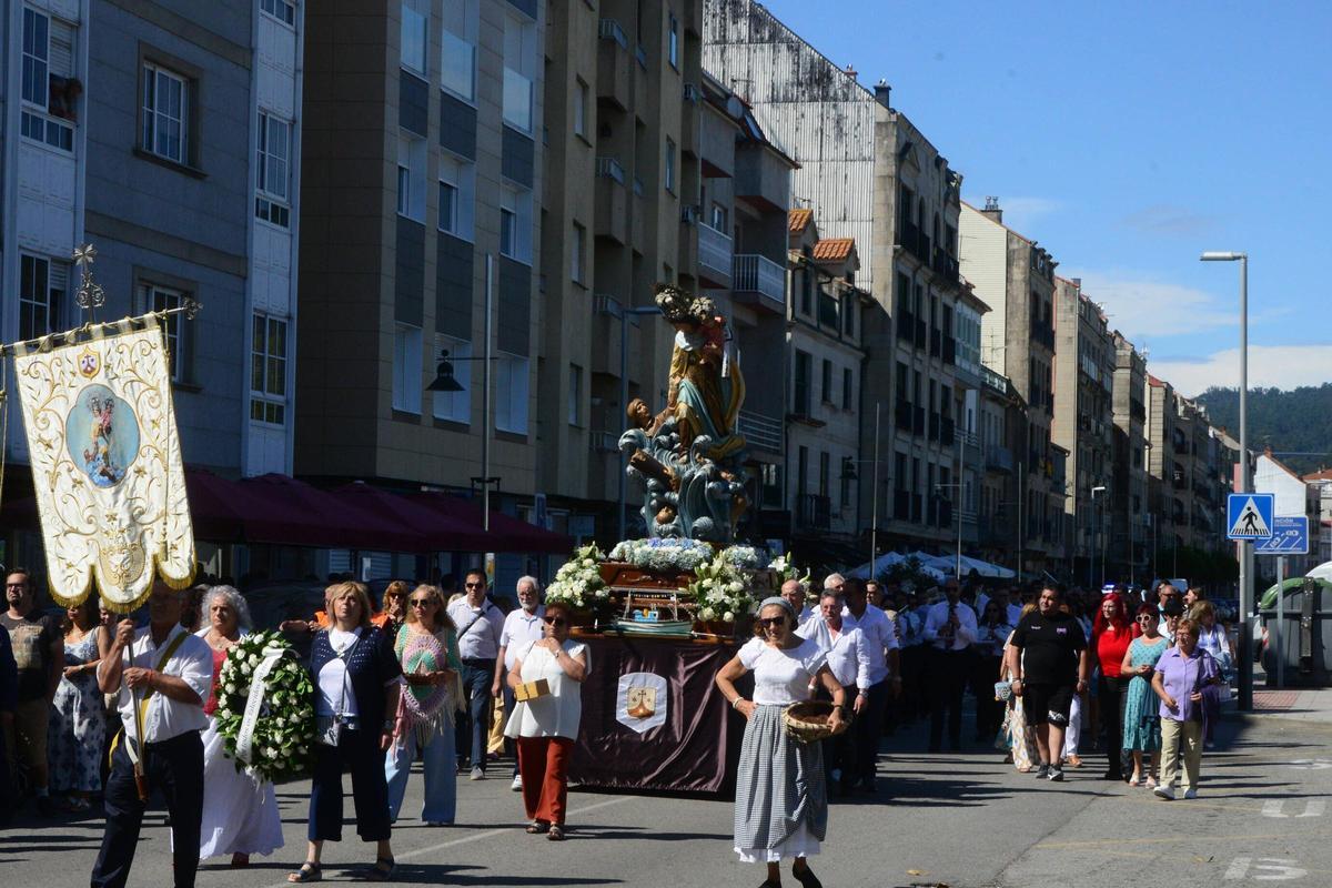 O Morrazo se echa al mar para rendir homenaje a la Virgen del Carmen O Morrazo se echa al mar para rendir homenaje a la Virgen del Carmen