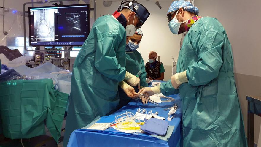 Preparación de una operación  de Cirugía Vascular y Cirugía Cardíaca.   | // MARTA G. BREA