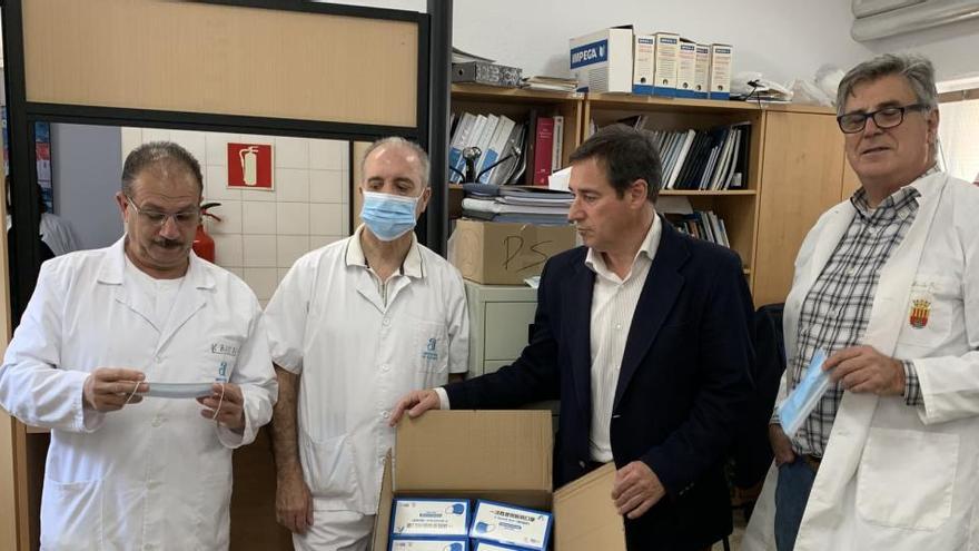El empresario alicantino Antonio Valls Orts dona 100.000 guantes y 20.000 mascarillas a la Diputación