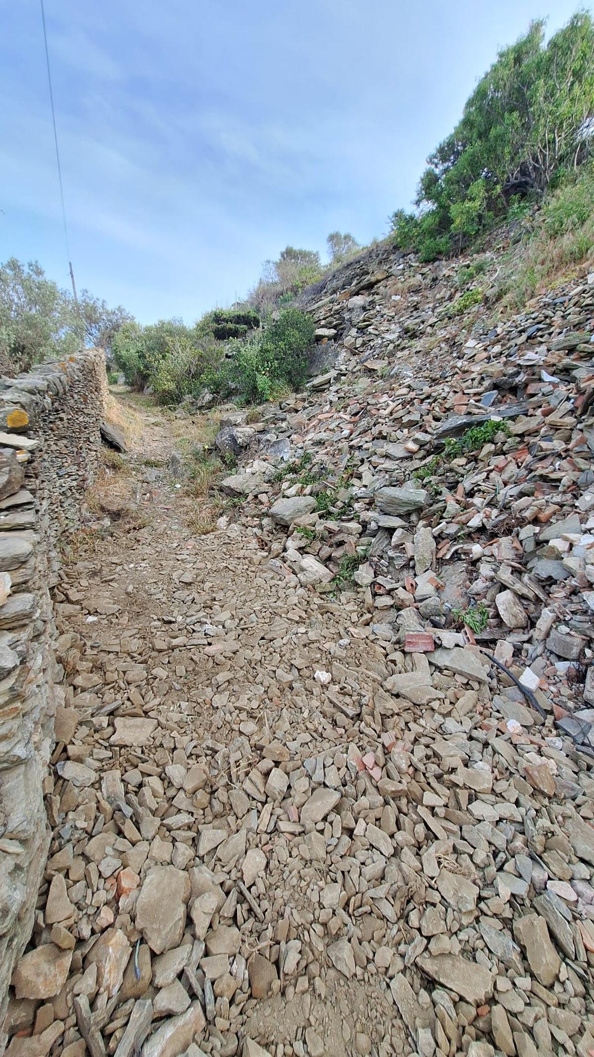 Estat de l'abocador del costat del càmping
