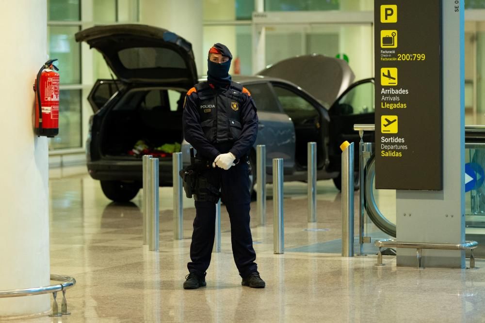 Dos detinguts per accedir amb el seu vehicle l'aeroport del Prat