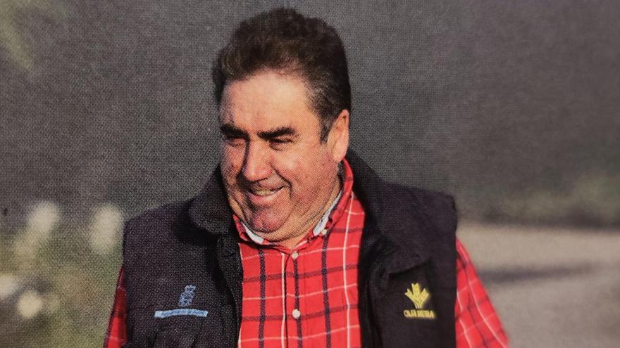 Manuel Prado, en una imagen de hace años que aparece en un libro editado por el Ayuntamiento de Llanera sobre el concurso de ganado vacuno.