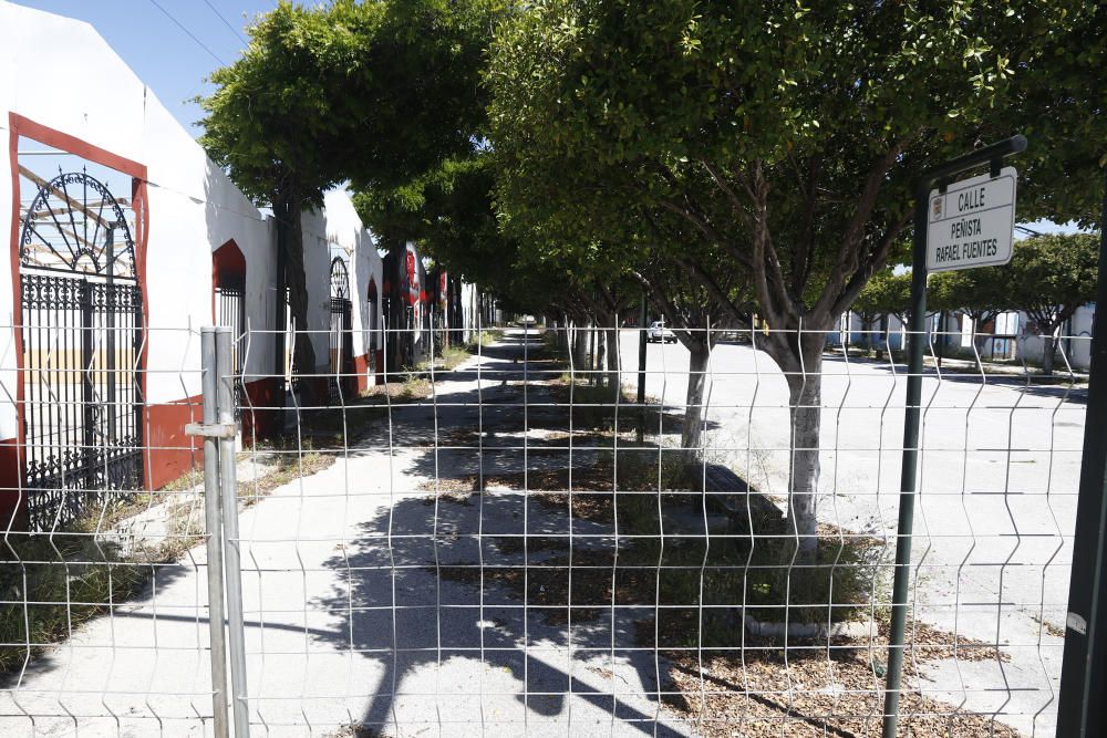 Un paseo por el Cortijo de Torres con el debate de celebración de la Feria fondo