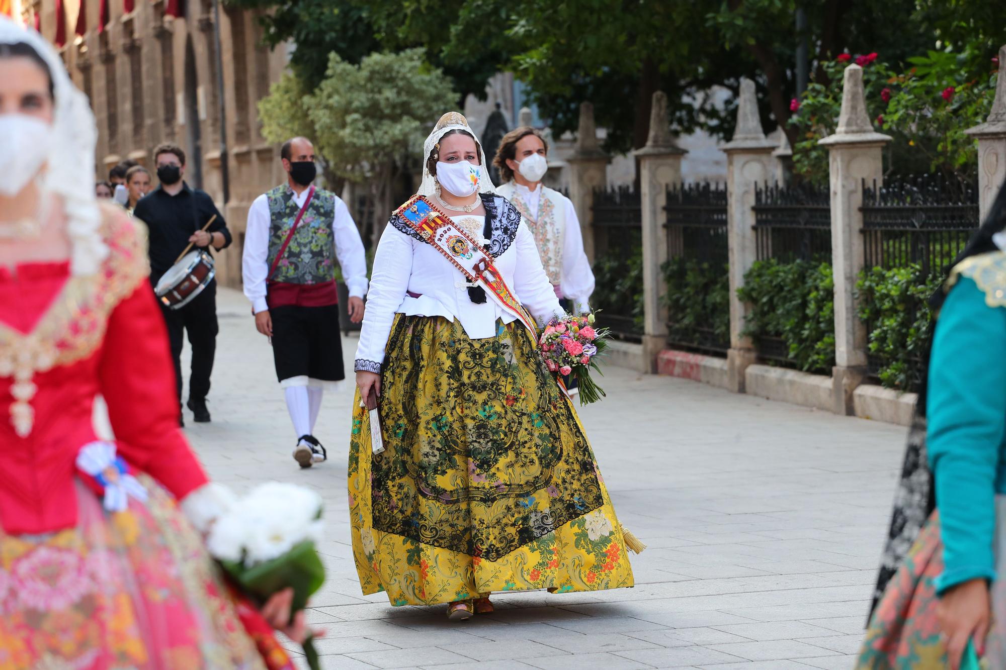 Búscate en la ofrenda por la calle caballeros de las 17:00 a las 18:00