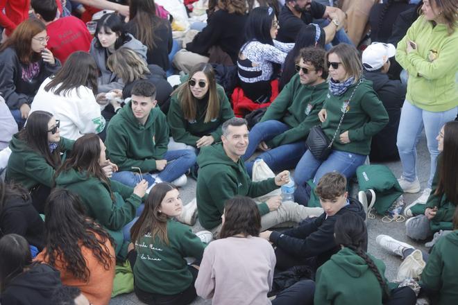 Cientos de valencianos se preparan para la Crida de las Fallas 2023