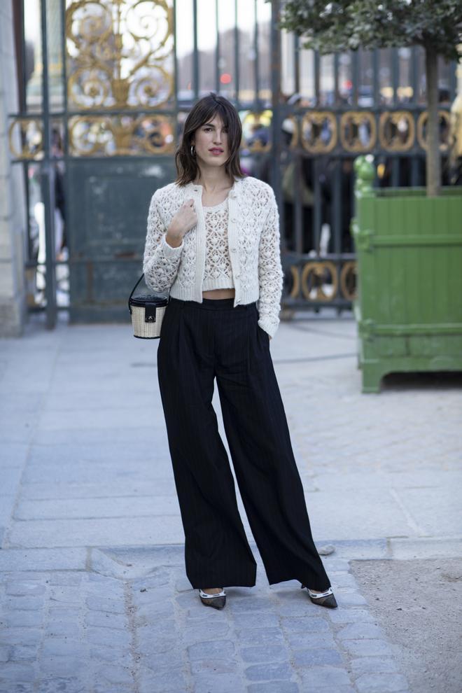 Jeanne Damas con look en blanco y negro