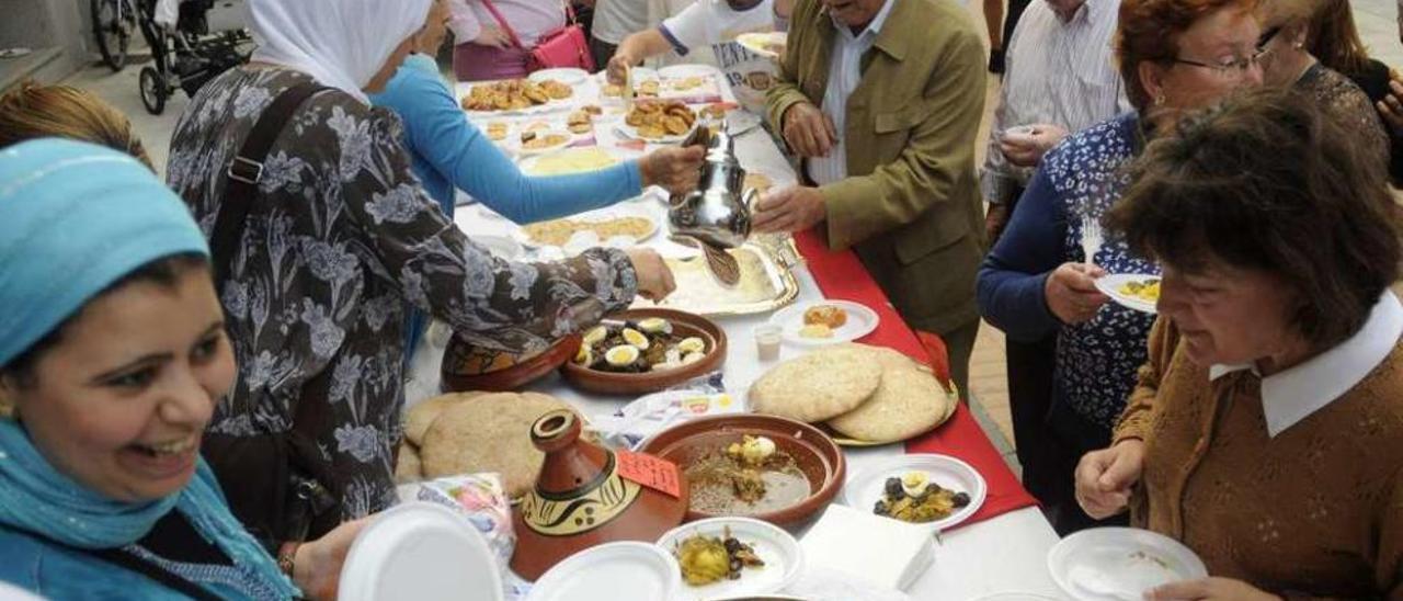 Asistentes a la I Xuntanza Multicultural da Vila de Silleda, en 2012. // ´Bernabé/Javier Lalín