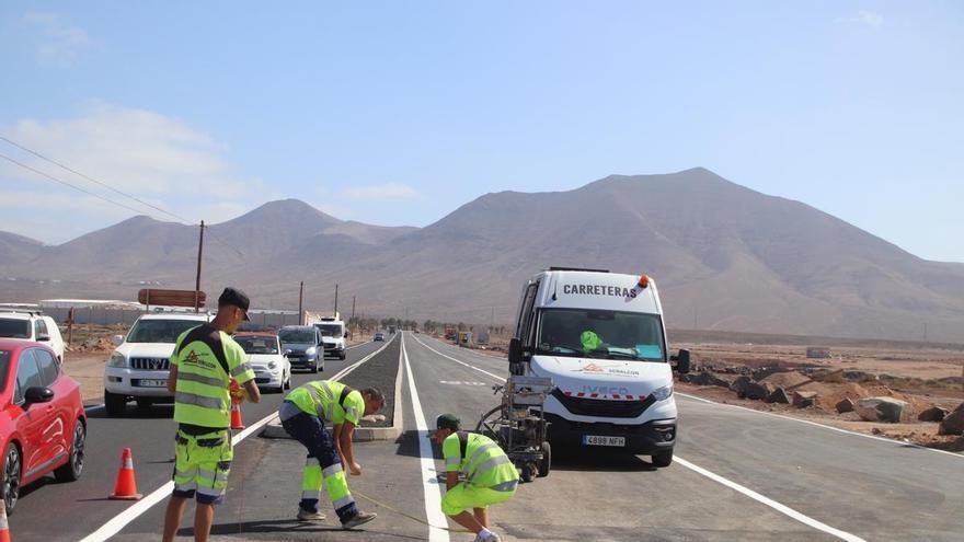 Yaiza reabre al tráfico la entrada a Playa Blanca por Femés tras una inversión de 1,3 millones de euros