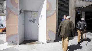 Rescatados tras quedarse atrapados en el ascensor de Obispo Galarza de Cáceres