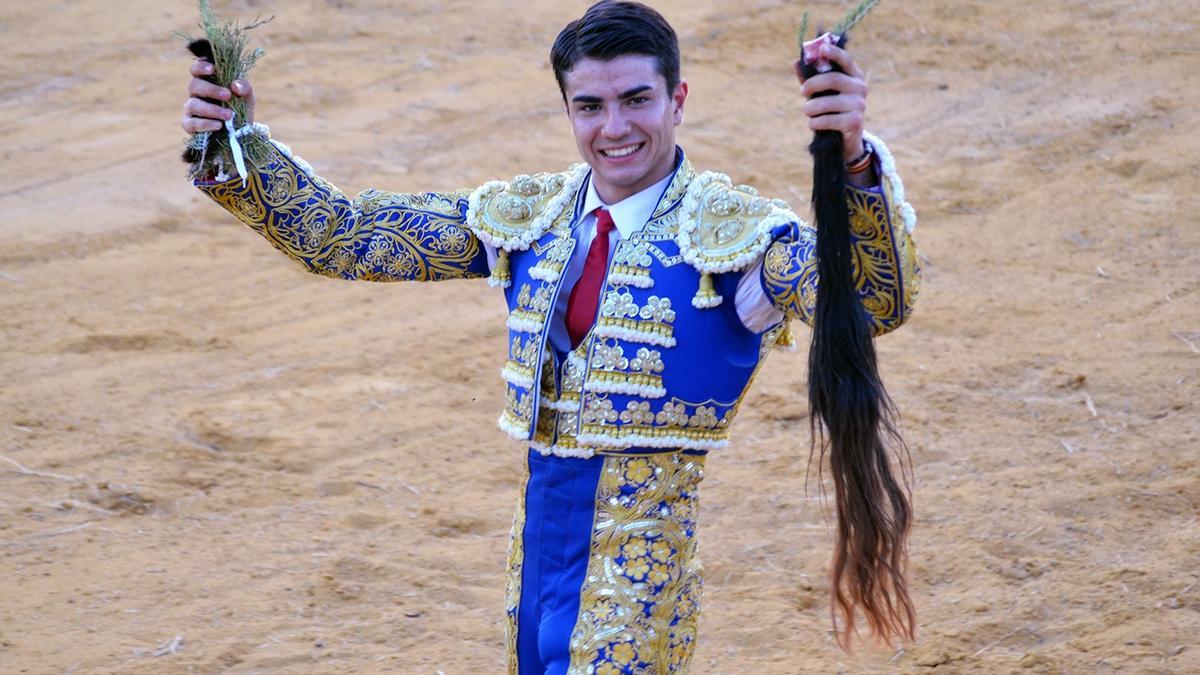 Marcos Adame, triunfador de la novillada.