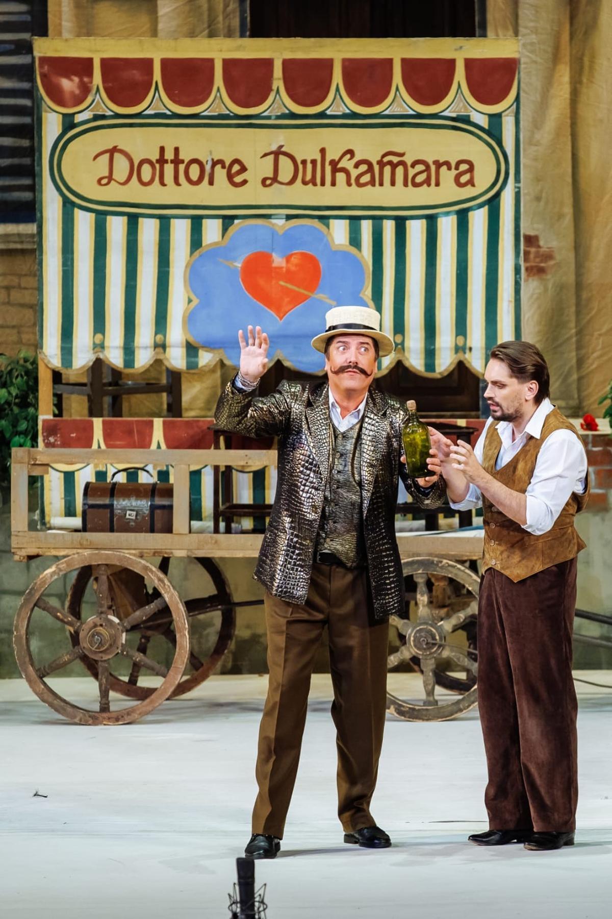 Imágenes de la obra ‘L’elisir d’Amore’